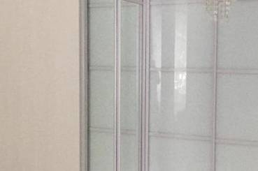 Проект №214. Шкафы-купе стекло/зеркало в спальню 